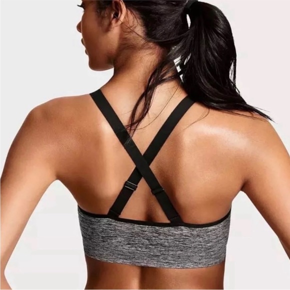 Victoria SPORT Sports Bra - Picture 3 of 6